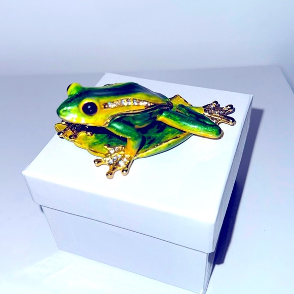 Gold with Crystals Frog Enamel Tricket Box NWT - Picture 2 of 7